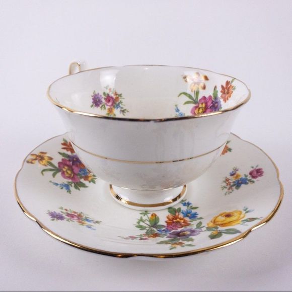 Rare Adderley Bone China Tea Cup made in England - Picture 9 of 9